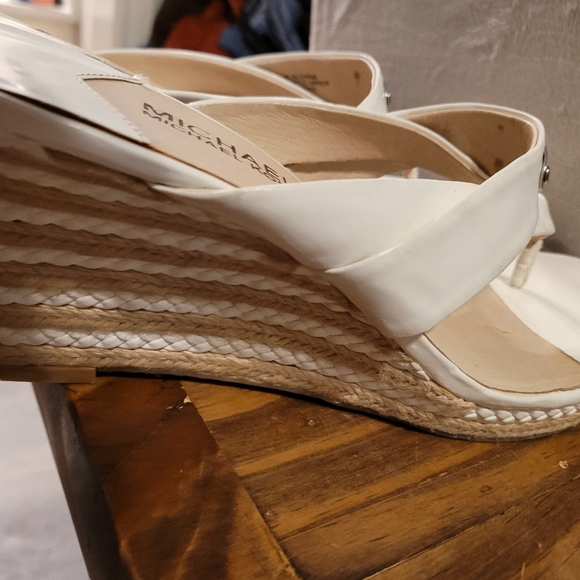 White Michael Kors wedge wedge flip flop Heels - Picture 5 of 6